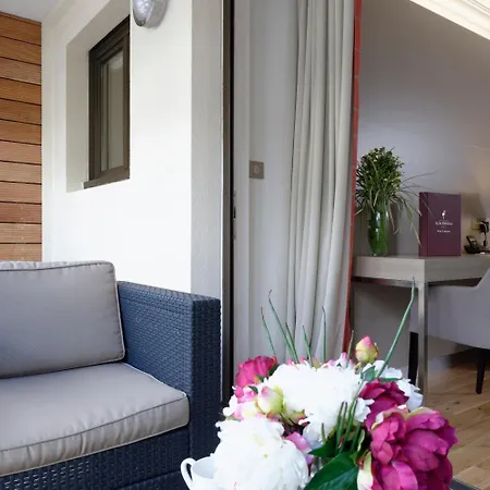 Alma Marceau Aparthotel