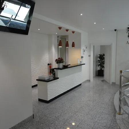 Aparthotel Alma Marceau 4*