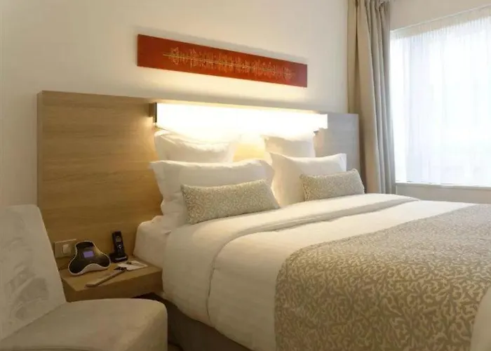 Alma Marceau Aparthotel