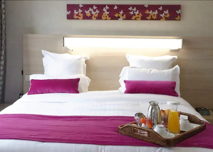 Alma Marceau Aparthotel 4*