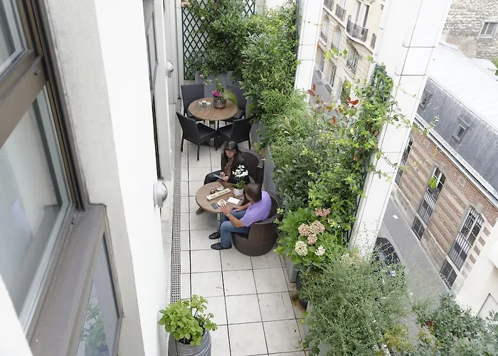 Alma Marceau Aparthotel 4*