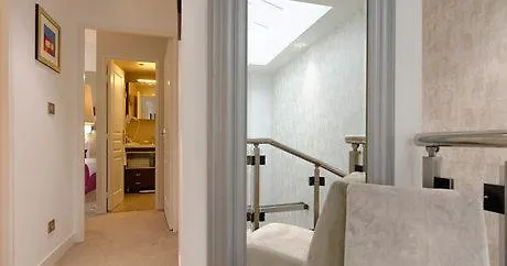 Alma Marceau Aparthotel
