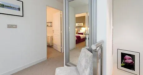 Alma Marceau Aparthotel 4*