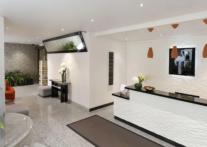 Aparthotel Alma Marceau 4*