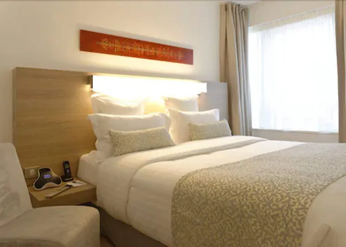 Alma Marceau Aparthotel 4*