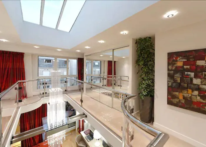 Alma Marceau 4*