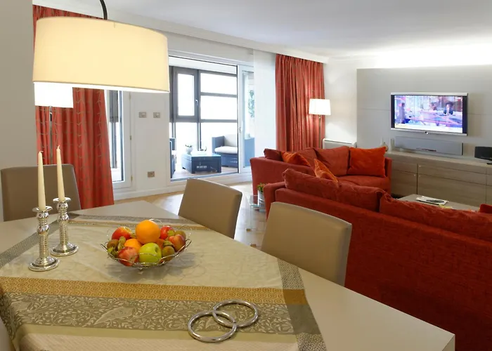 Alma Marceau Aparthotel 4*