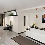 Lejlighedshotel Alma Marceau 4*