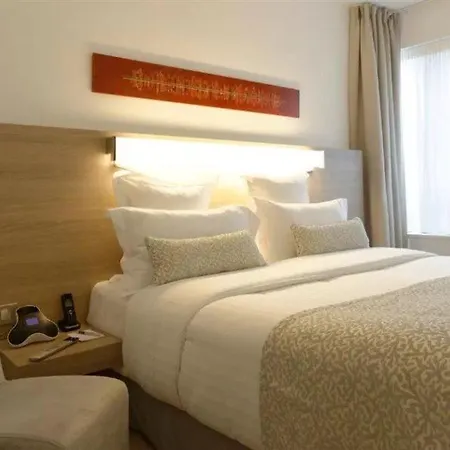 Alma Marceau Aparthotel