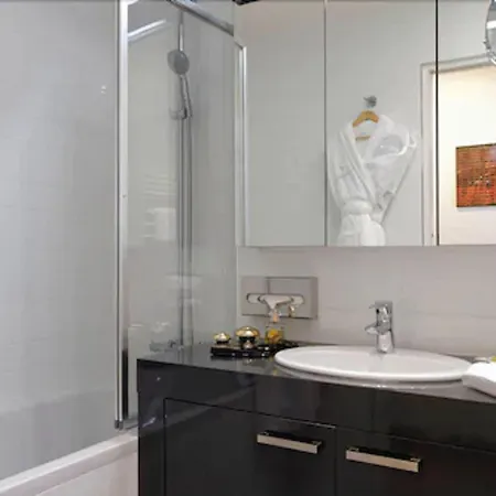 Alma Marceau 4*