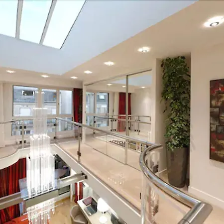 Alma Marceau 4*