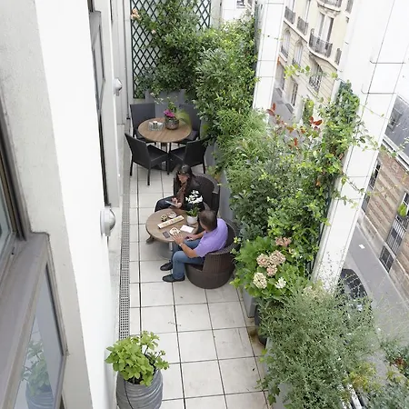Alma Marceau Aparthotel 4*