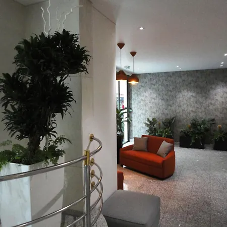 Alma Marceau 4* Paris