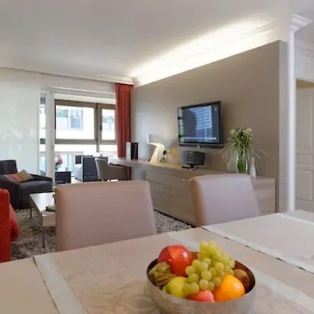 Alma Marceau Aparthotel 4*