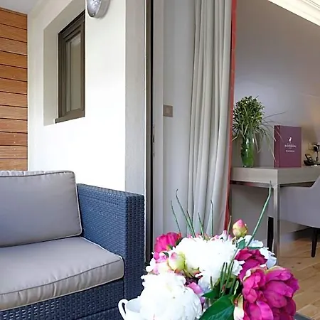 Alma Marceau Hotel apartamentowy 4*