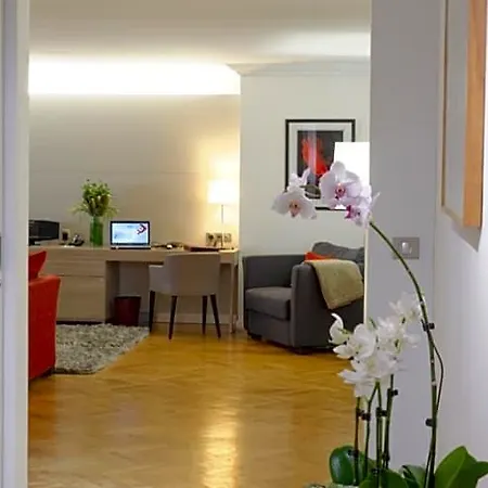 Alma Marceau Aparthotel 4*