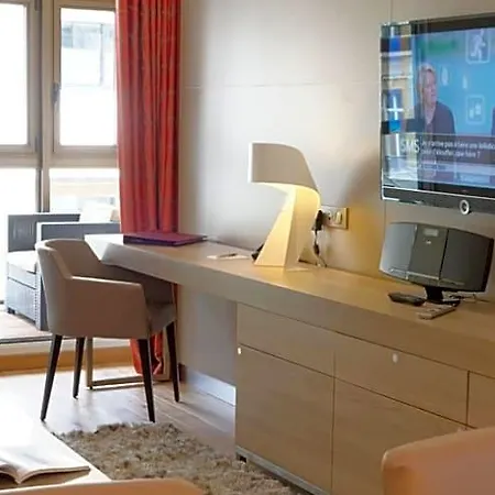 Alma Marceau 4*