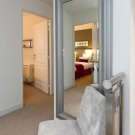 Aparthotel Alma Marceau 4*