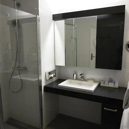 Alma Marceau Aparthotel 4*