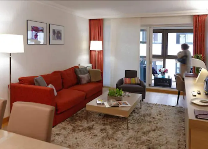 Hotel apartamentowy Alma Marceau 4*