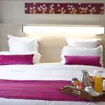 Alma Marceau Aparthotel 4*