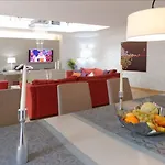 Alma Marceau 4*